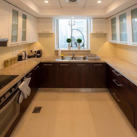 First Class 2Br With Burj Khalifa & Downtown View Дубай Екстериор снимка