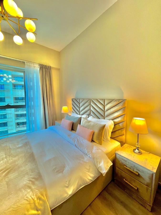 First Class 2Br With Burj Khalifa & Downtown View Дубай Екстериор снимка