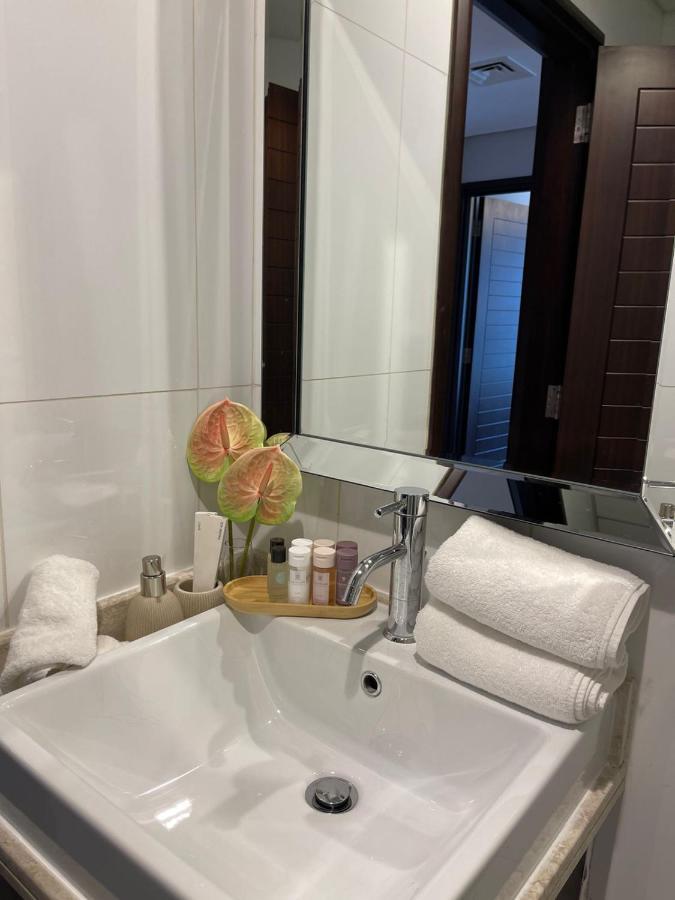 First Class 2Br With Burj Khalifa & Downtown View Дубай Екстериор снимка