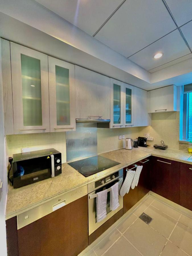 First Class 2Br With Burj Khalifa & Downtown View Дубай Екстериор снимка