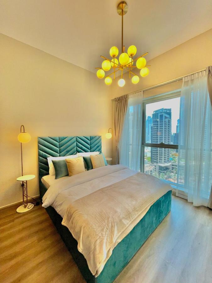 First Class 2Br With Burj Khalifa & Downtown View Дубай Екстериор снимка
