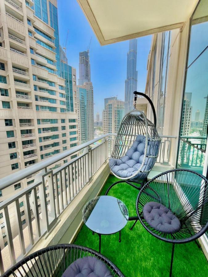 First Class 2Br With Burj Khalifa & Downtown View Дубай Екстериор снимка