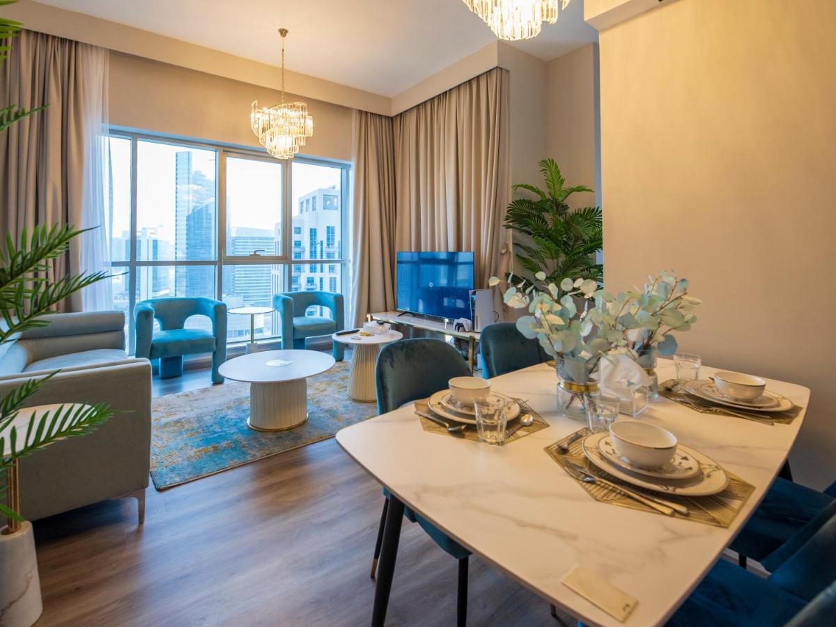 First Class 2Br With Burj Khalifa & Downtown View Дубай Екстериор снимка