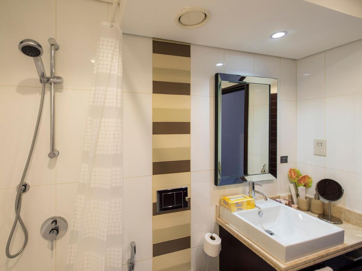 First Class 2Br With Burj Khalifa & Downtown View Дубай Екстериор снимка